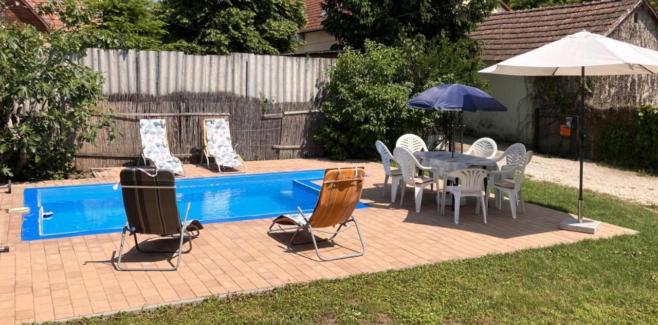Lellei Pihenőház Balatonlelle Exterior foto