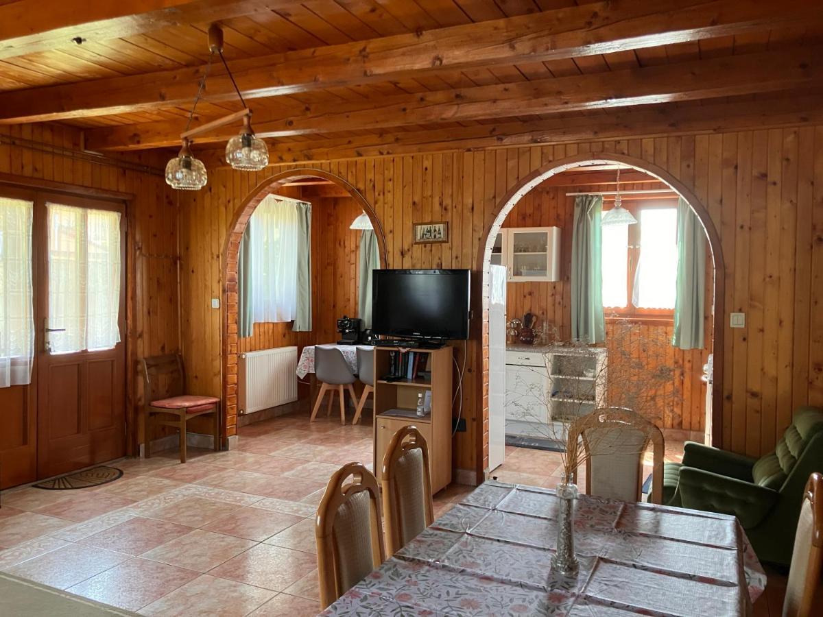 Lellei Pihenőház Balatonlelle Exterior foto